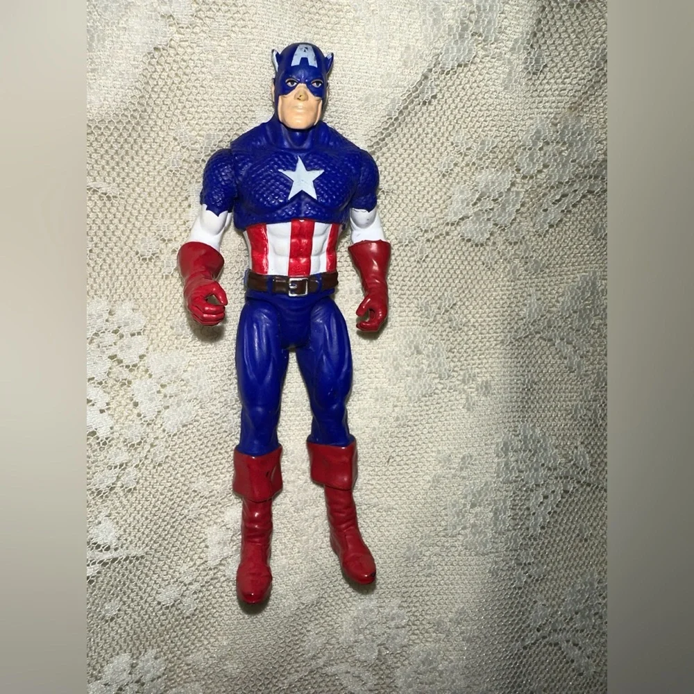 Captain America 4” Inch Action Figure by Hasbro 2011 Marvel Universe Cake Topper